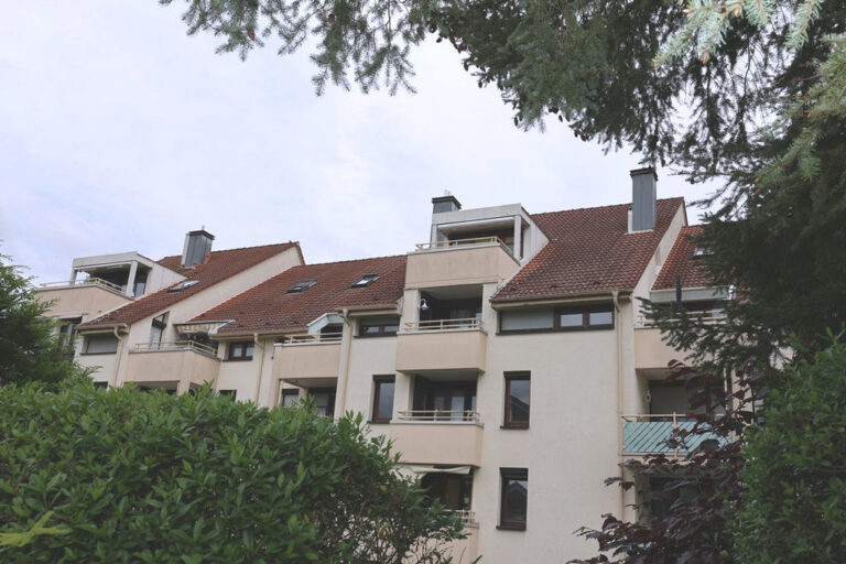 Sofort beziehbar: 4,5-Zimmer-Wohnung mit Balkon in ruhiger Ortsrandlage