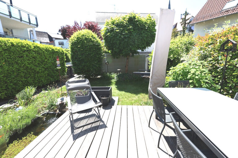 Top gepflegte Doppelhaushälfte mit schönem Garten