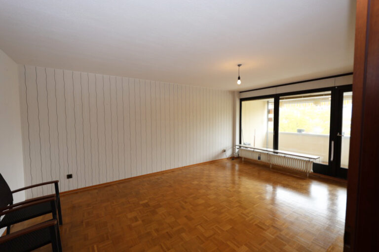 Sofort beziehbar: 3-Zimmer-Wohnung mit Balkon und Garage