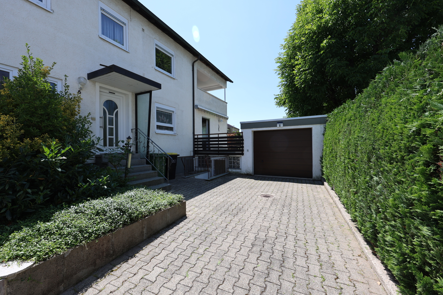 Haus mit Garage