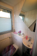 Vermietet: Moderne 4-Zimmer-Maisonette-Wohnung mit Balkon und Garage - WC mit Waschbecken